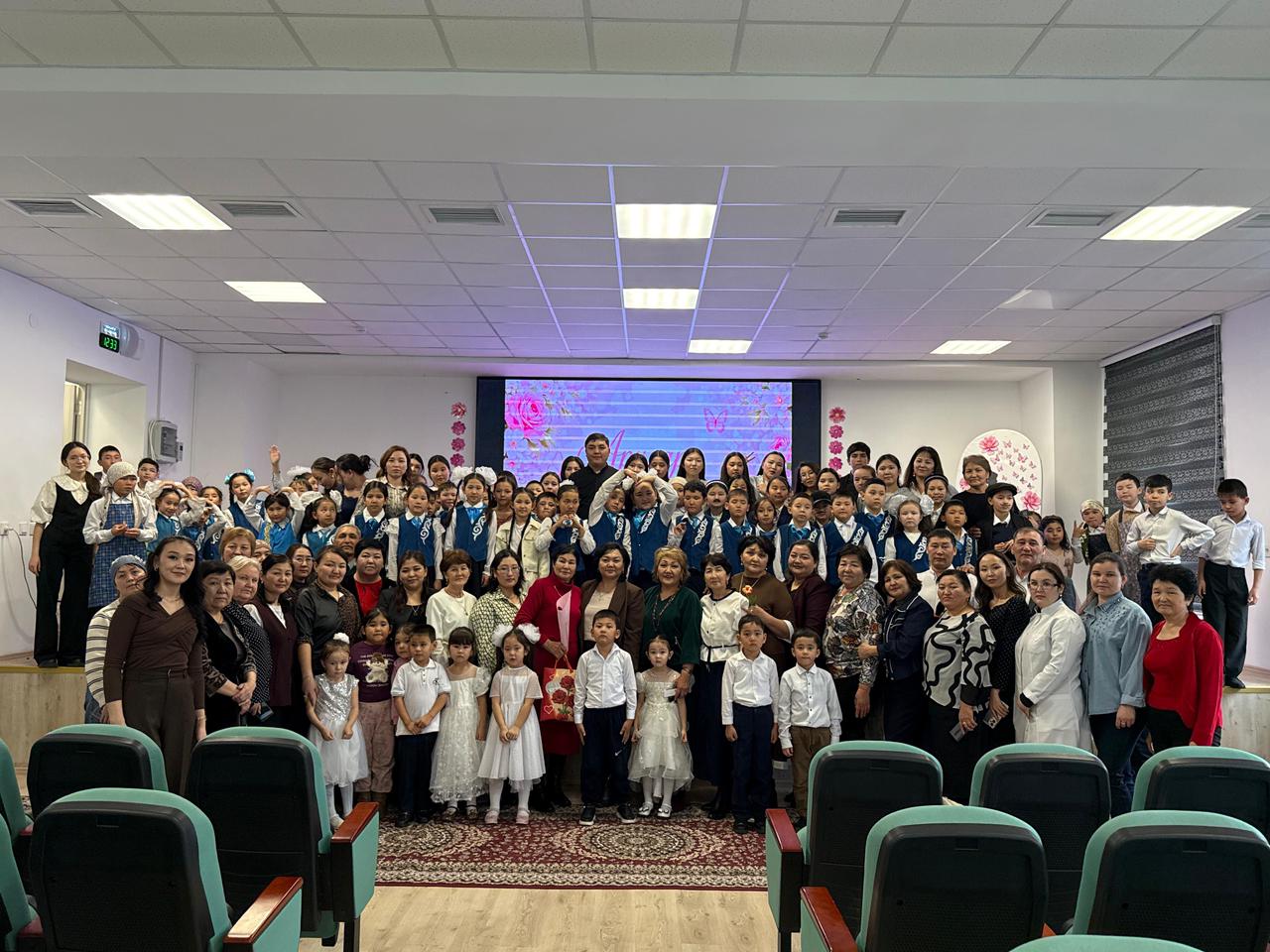8 наурыз – Халықаралық әйелдер күніне орай "Арулар асыл жандар" тақырыбында іс -шарасы өткізілді